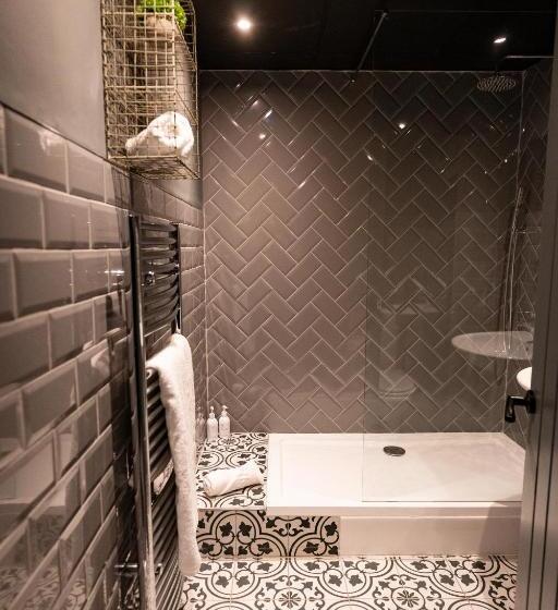 Номер Deluxe, The Bridge