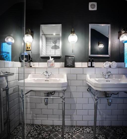 Номер Deluxe, The Bridge