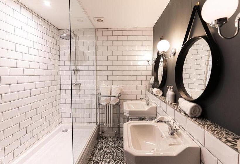 Номер Deluxe, The Bridge