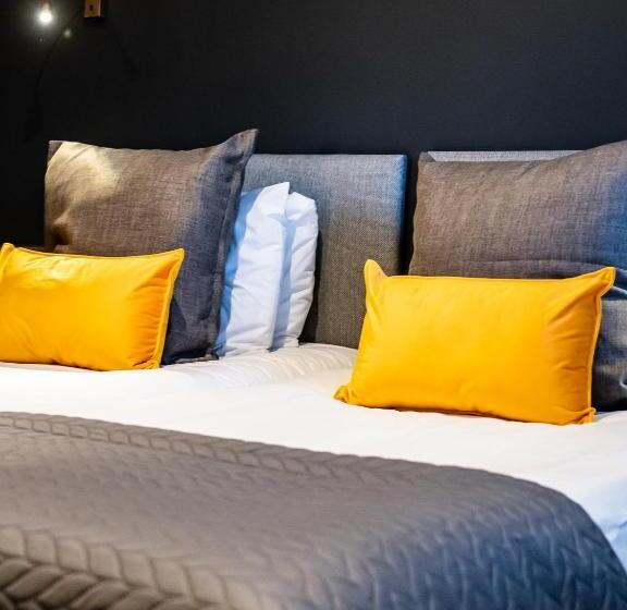 Номер Deluxe, The Bridge