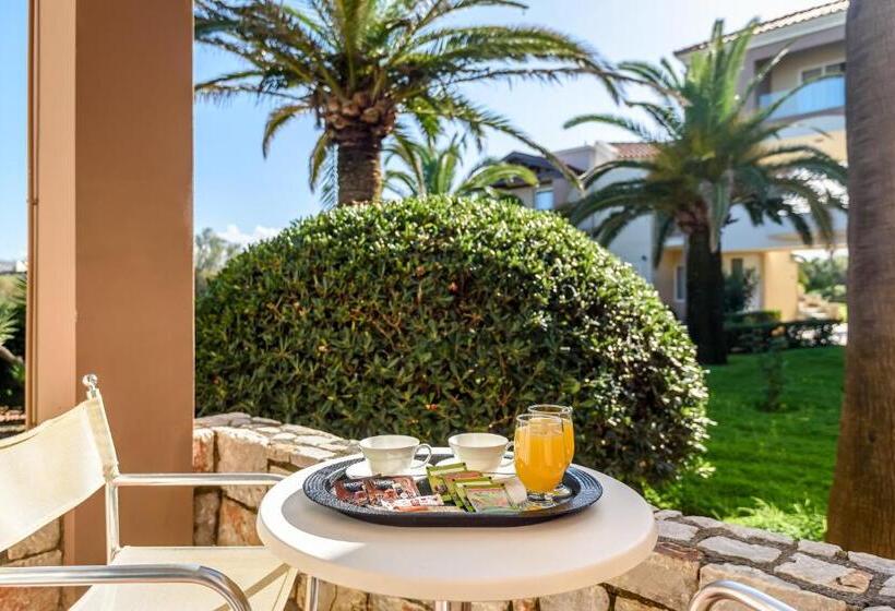 استودیو استاندارد با چشمانداز باغ, Lito Beach