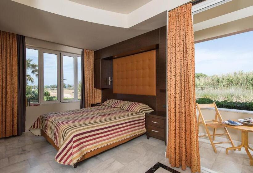 استودیو استاندارد با چشمانداز باغ, Lito Beach