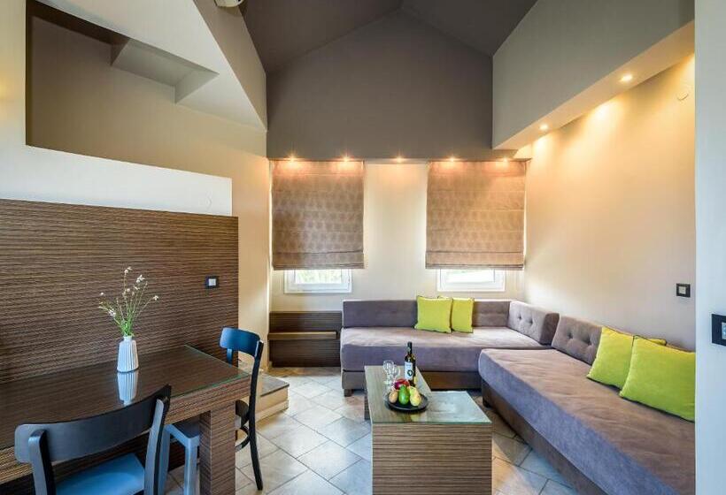 سوییت جونیور با چشمانداز دریا, Lito Beach