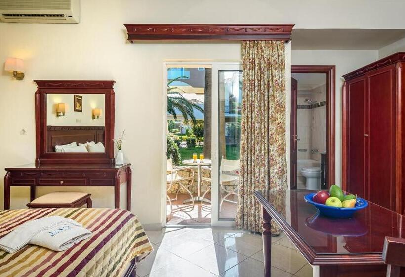 استودیو استاندارد با چشمانداز باغ, Lito Beach