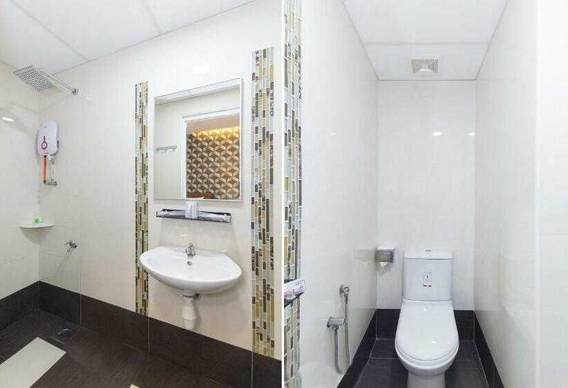 اتاق لوکس سه تخته, Palazzo Hotel Kulai