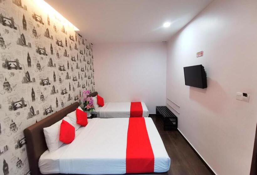 غرفة قياسية ثلاثية, Palazzo Hotel Kulai