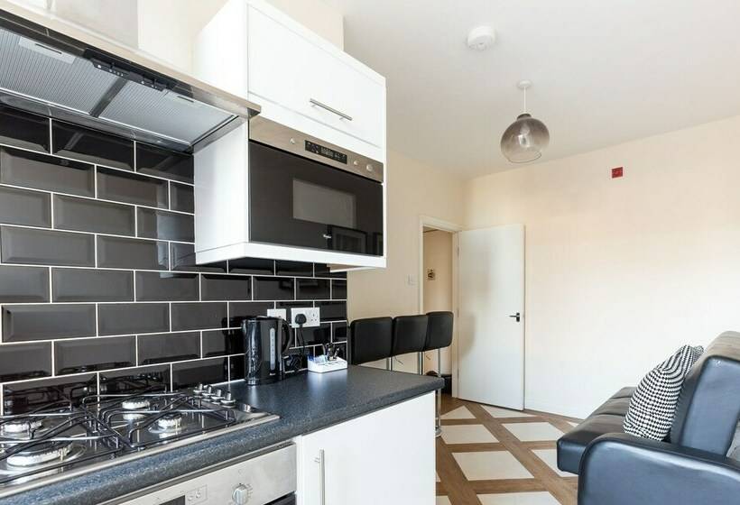 Апартаменты 2 Спальни, The Apartment Company