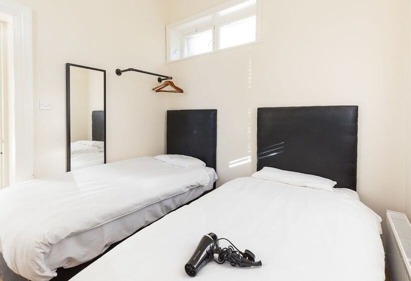 带3个卧室的公寓, The Apartment Company