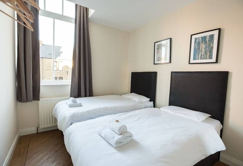 带3个卧室的公寓, The Apartment Company