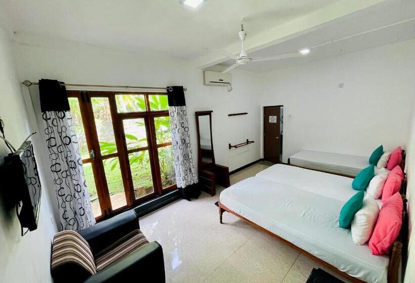 Трежместный Номер Economy, Tishan Holiday Resort