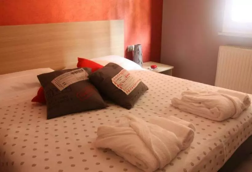 Standard-huone, Alba