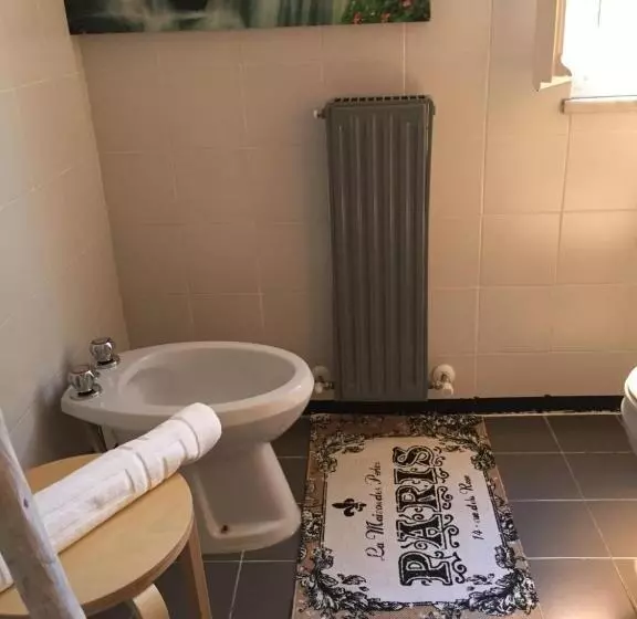 Standard Kolmen Hengen Huone, Alba