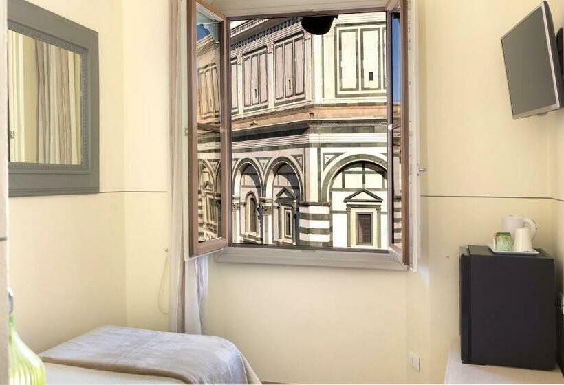 اتاق استاندارد یک تخته با چشم‌انداز, B&b Soggiorno Battistero