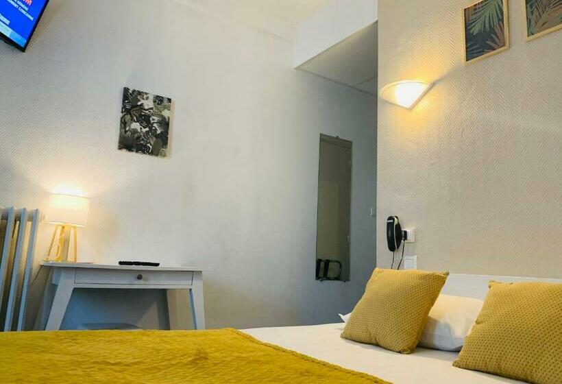 标准间, Trianon Tours