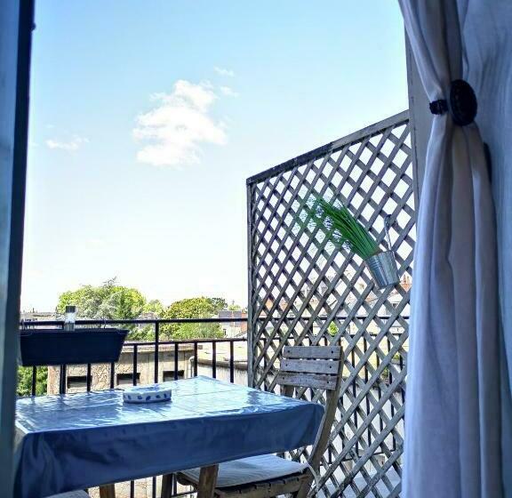 标准间, Trianon Tours