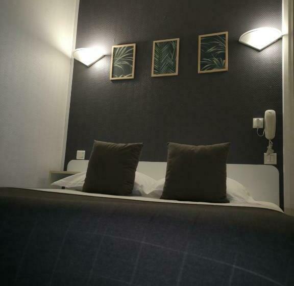 标准间, Trianon Tours