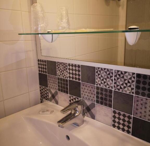 家庭间, Trianon Tours