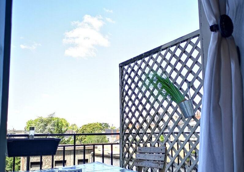 家庭间, Trianon Tours