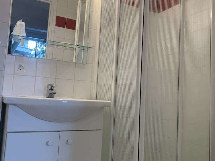 标准单人间, Trianon Tours