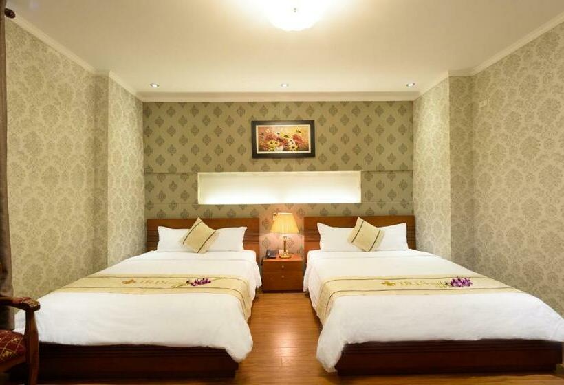 اتاق خانوادگی, Iris