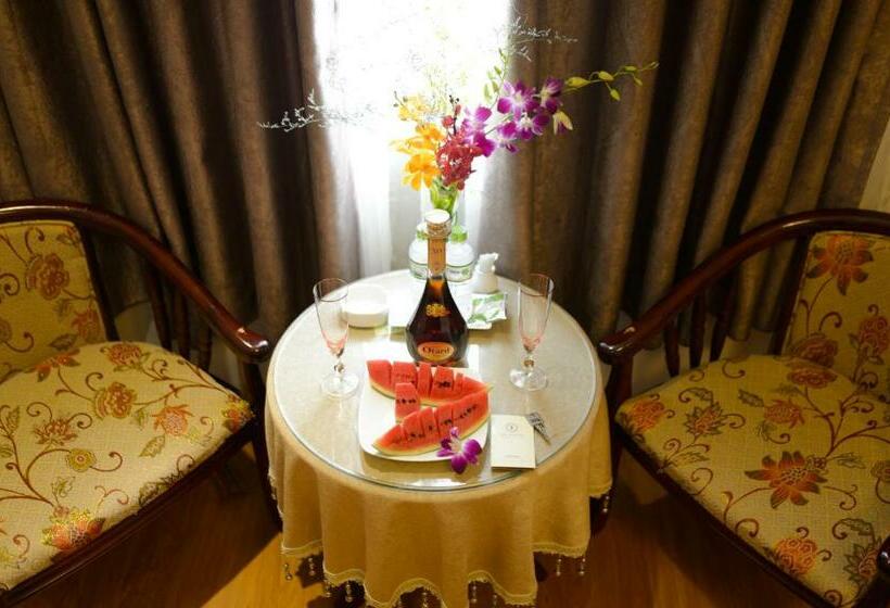 اتاق سوپریور, Iris