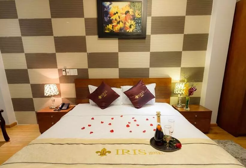 اتاق سوپریور, Iris