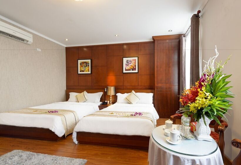 اتاق خانوادگی, Iris