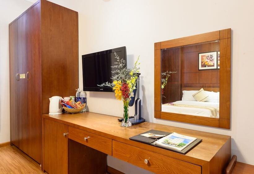 اتاق خانوادگی, Iris