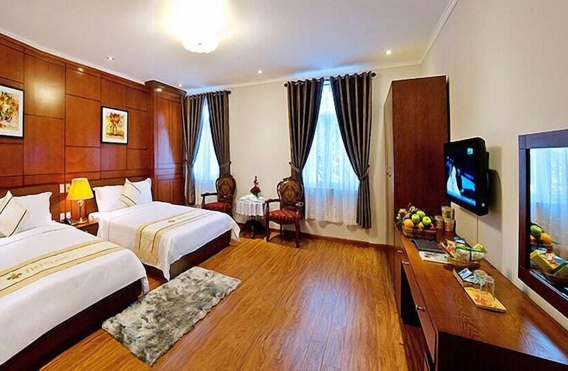 اتاق خانوادگی, Iris