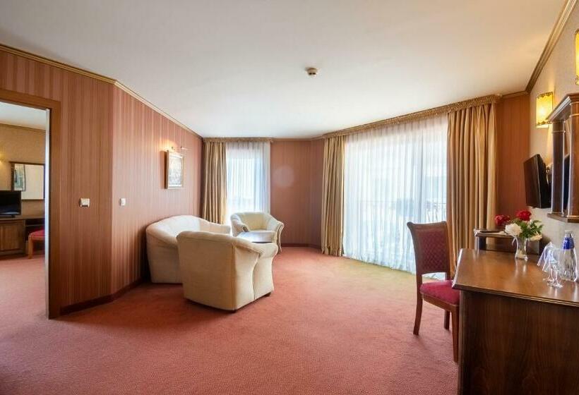 סוויטה, Mistral