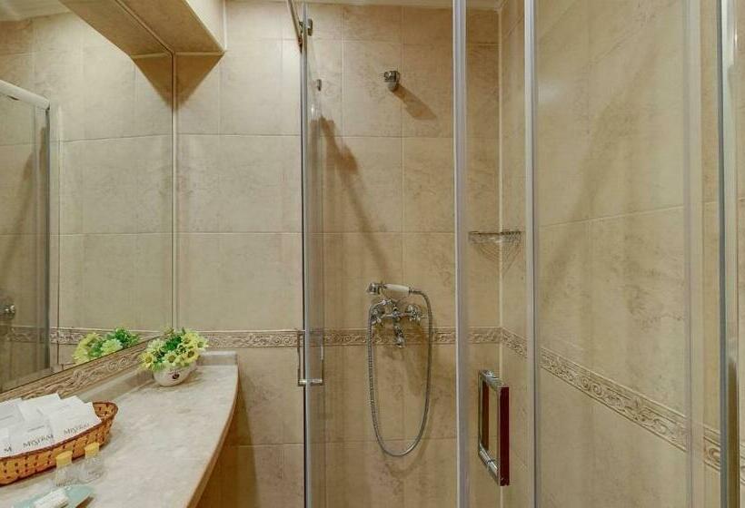 סוויטה, Mistral