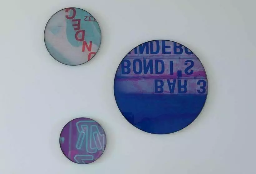デラックススタジオ, Qt Bondi