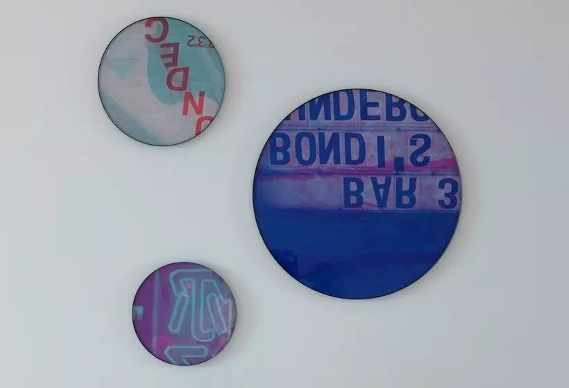 デラックススタジオ, Qt Bondi