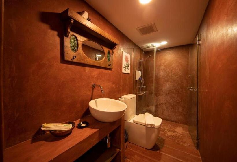 חדר משפחתי, Sweet Cili