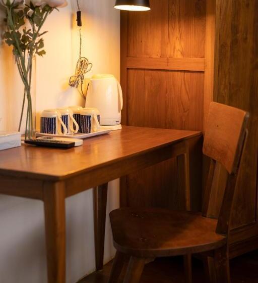 חדר משפחתי, Sweet Cili