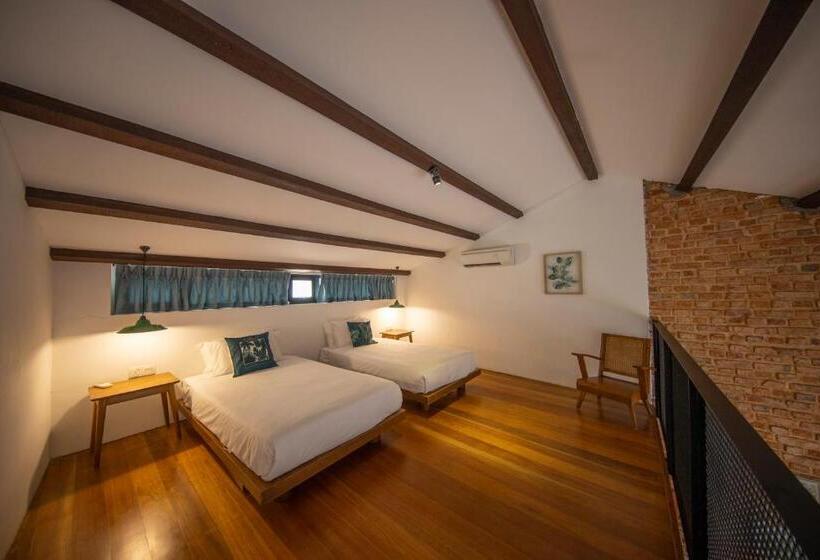 חדר משפחתי, Sweet Cili