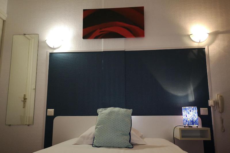 标准单人间, Trianon Tours