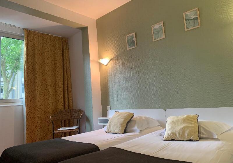 标准间, Trianon Tours