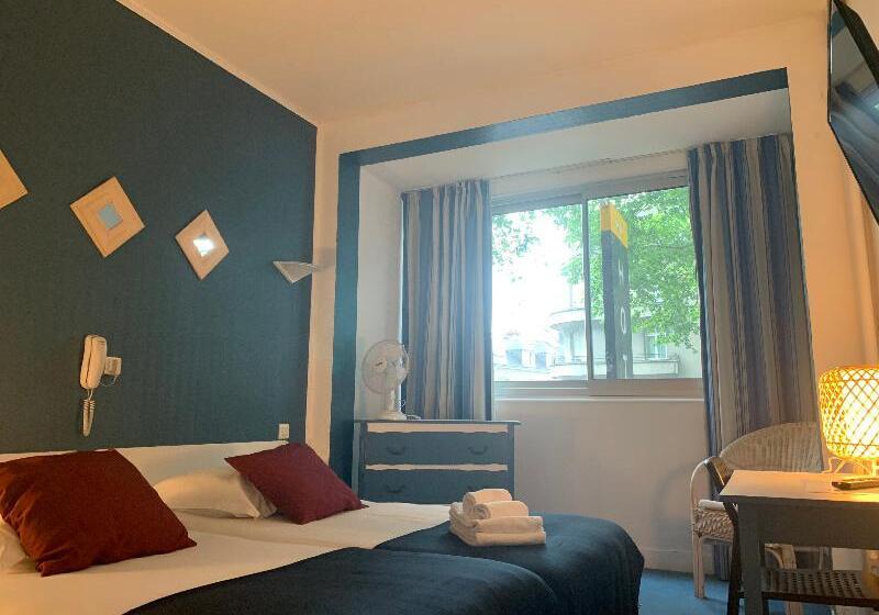 标准间, Trianon Tours