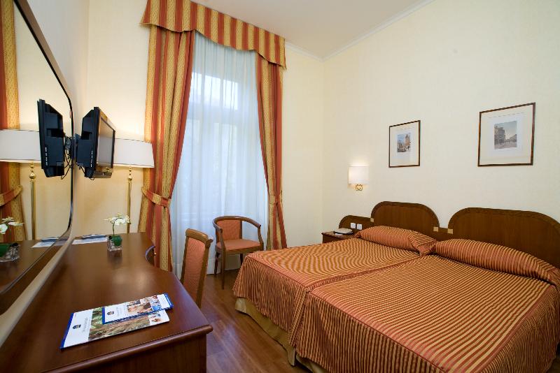 家庭间, Trianon Tours