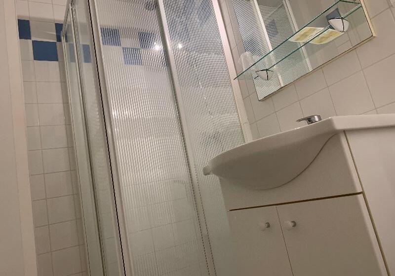 标准间, Trianon Tours