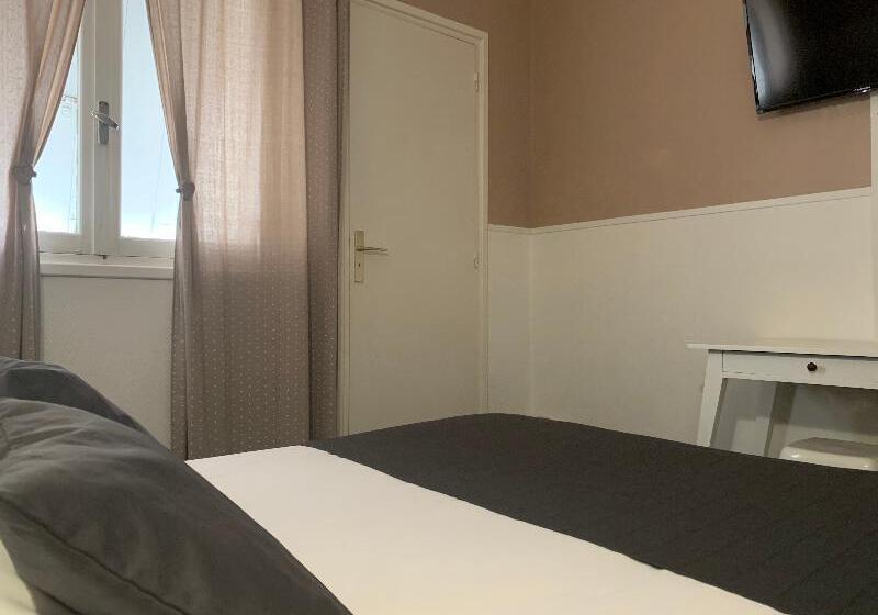 标准间, Trianon Tours