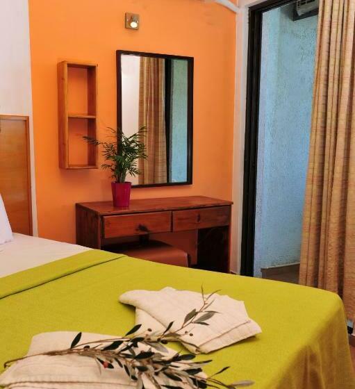 اتاق استاندارد سه نفره, Valais