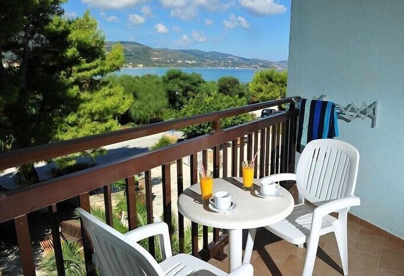 اتاق استاندارد سه نفره, Valais