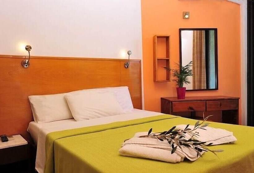 اتاق استاندارد سه نفره, Valais