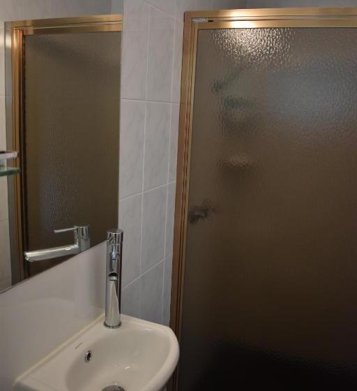 Семейный Номер, Sanctuary House Resort Motel