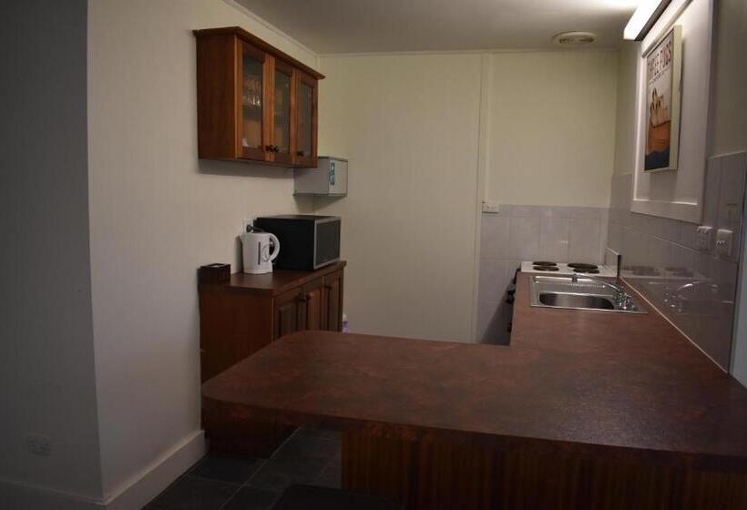 חדר משפחתי, Sanctuary House Resort Motel