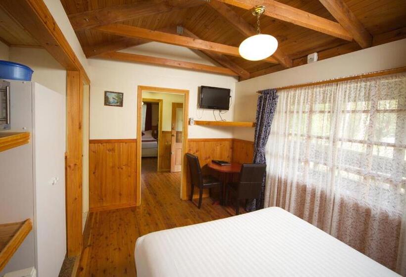 בקתה, Sanctuary House Resort Motel