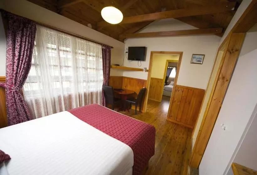 キャビン, Sanctuary House Resort Motel