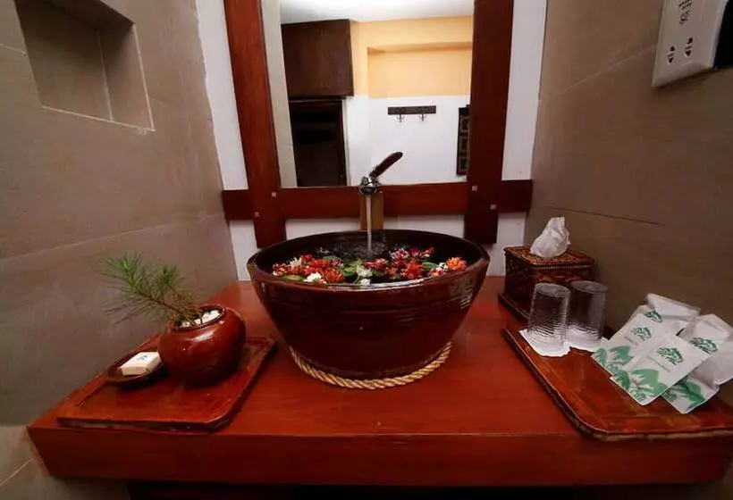 ویلای لوکس 1 خوابه, The Hotel Kalaw Hill Lodge